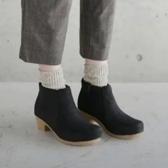 Dansko Maria Boot, Black Milled Nubuck, 40 BR/9.5-10 M US - Picture 1 of 3